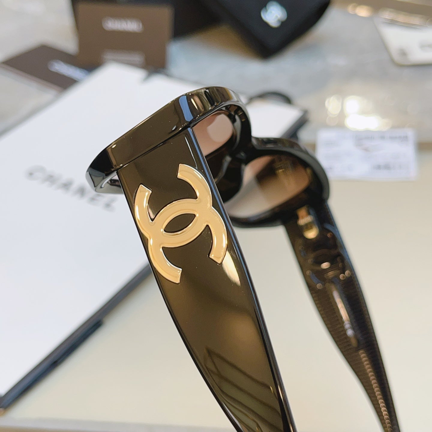 Chanel CH5493 Fashion Black Lens Sunglasses for Men & Women - 382348 - detail image 4