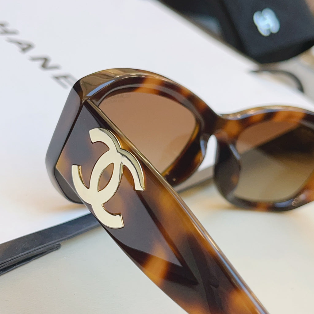 Chanel CH5493 Fashion Black Lens Sunglasses for Men & Women - 382349 - detail image 5