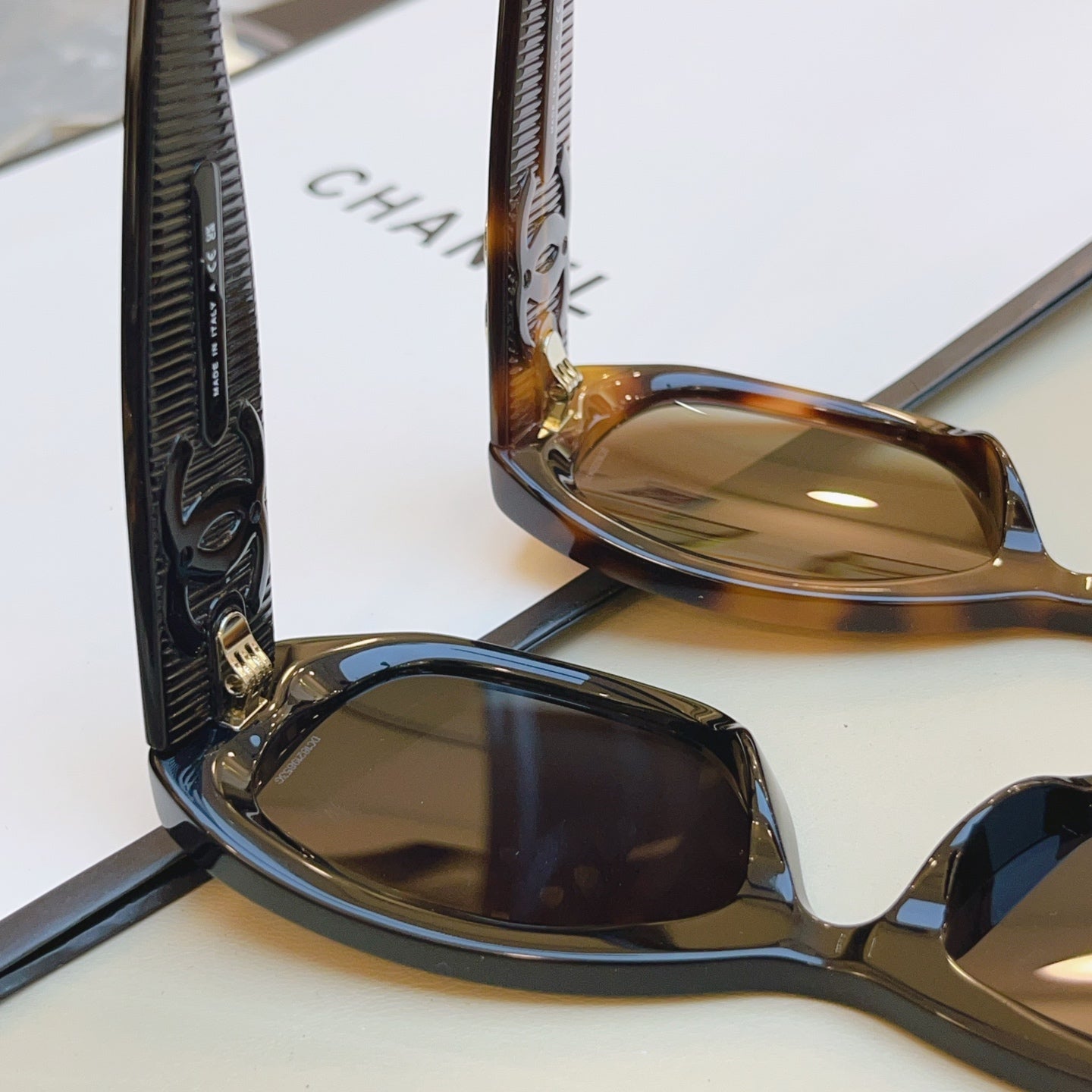 Chanel CH5493 Fashion Blue Lens Sunglasses for Men & Women - detail image 4