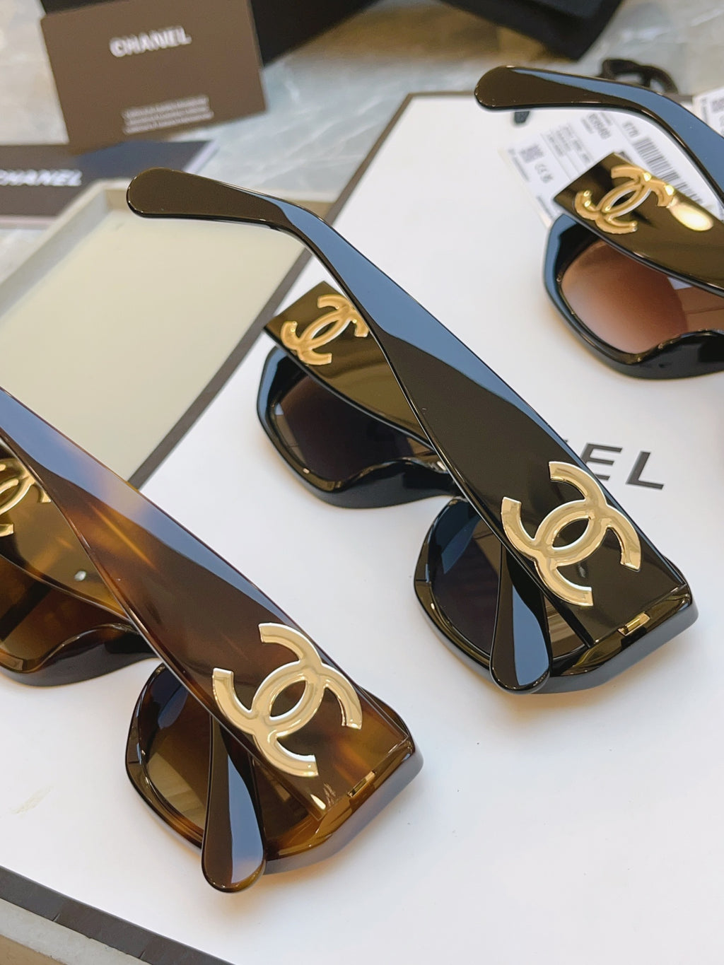 Chanel CH5493 Fashion Blue Lens Sunglasses for Men & Women - detail image 2