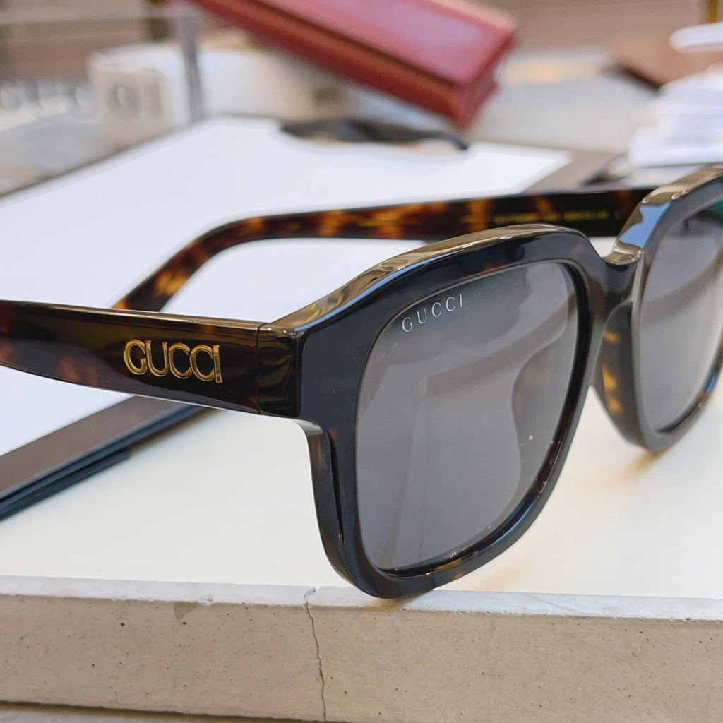 Gucci GG1798SA Fashion Black Lens Sunglasses for Men & Women - 431381 - detail image 8