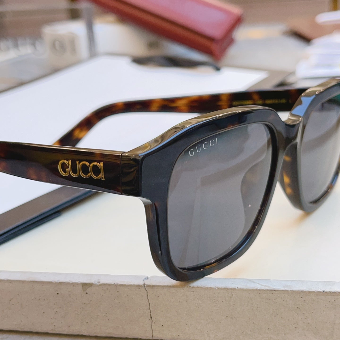 Gucci GG1798SA Fashion Black Lens Sunglasses for Men & Women - 431381 - detail image 8