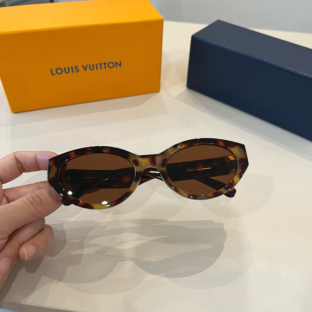 Louis Vuitton Slim Black Lens Sunglasses for Men & Women - 371287 - detail image 4