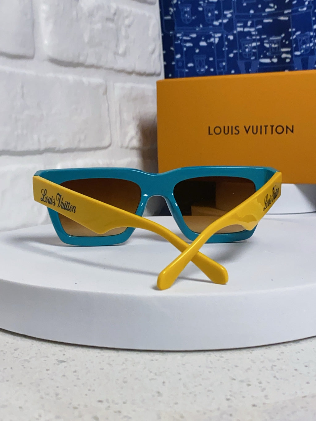 Louis Vuitton Square Blue Lens Sunglasses for Men & Women - 464664 - detail image 3