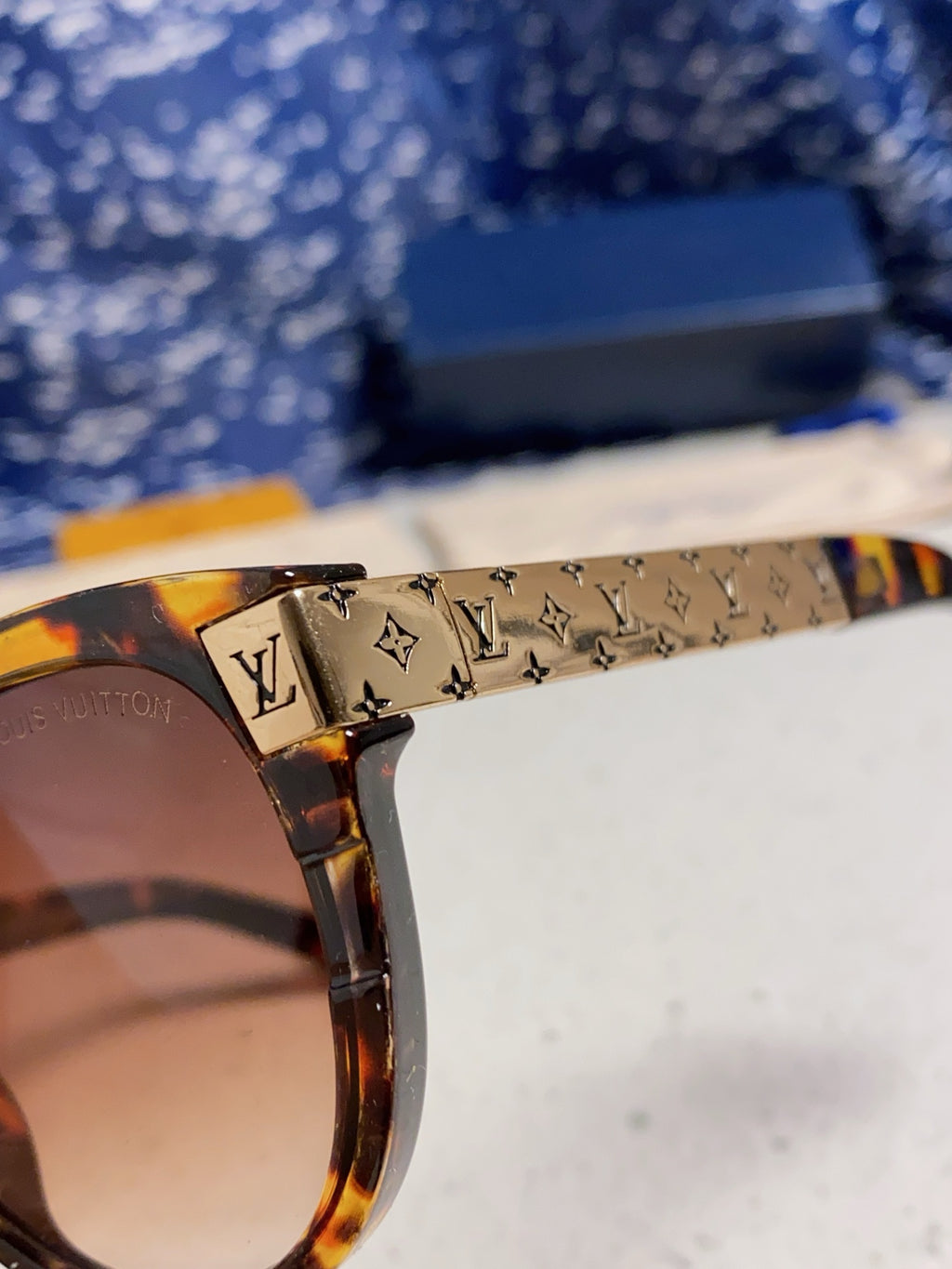 Louis Vuitton Cat-Eye Red Lens Sunglasses for Women - 414753 - detail image 7