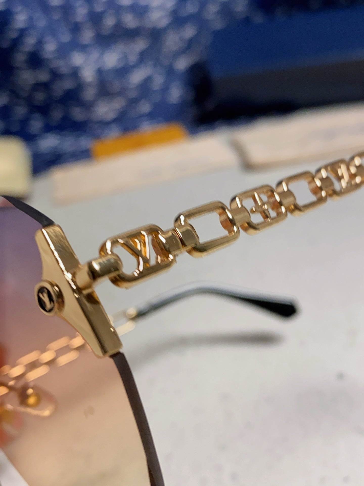 Louis Vuitton Oversized Gold Lens Sunglasses for Men & Women - 493145 - detail image 7