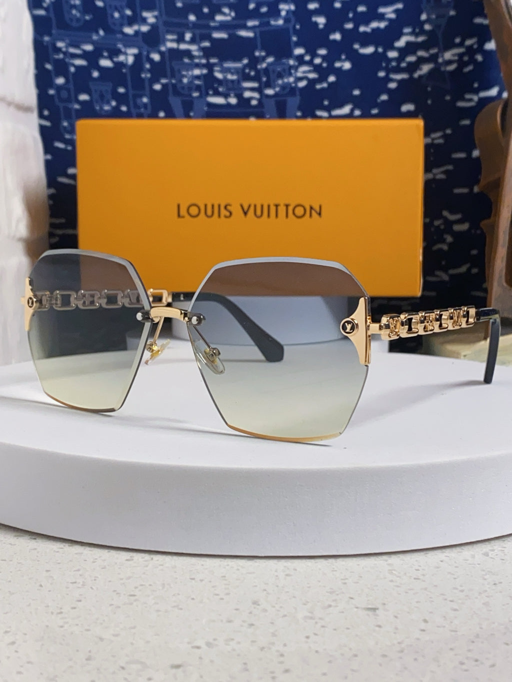 Louis Vuitton Oversized Silver Lens Sunglasses for Men & Women - 493148