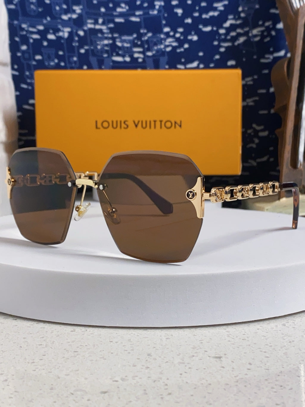 Louis Vuitton Oversized Brown Lens Sunglasses for Men & Women