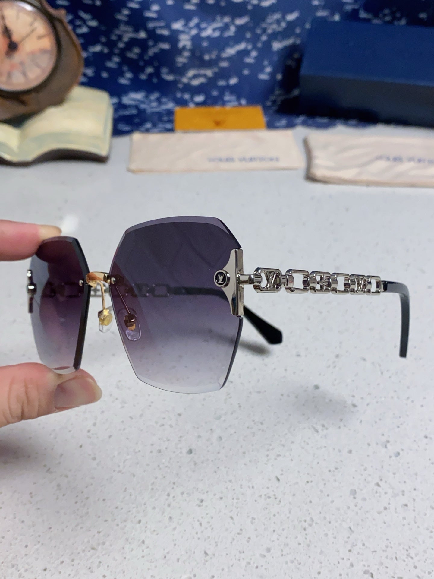 Louis Vuitton Oversized Silver Lens Sunglasses for Men & Women - 493150 - detail image 6