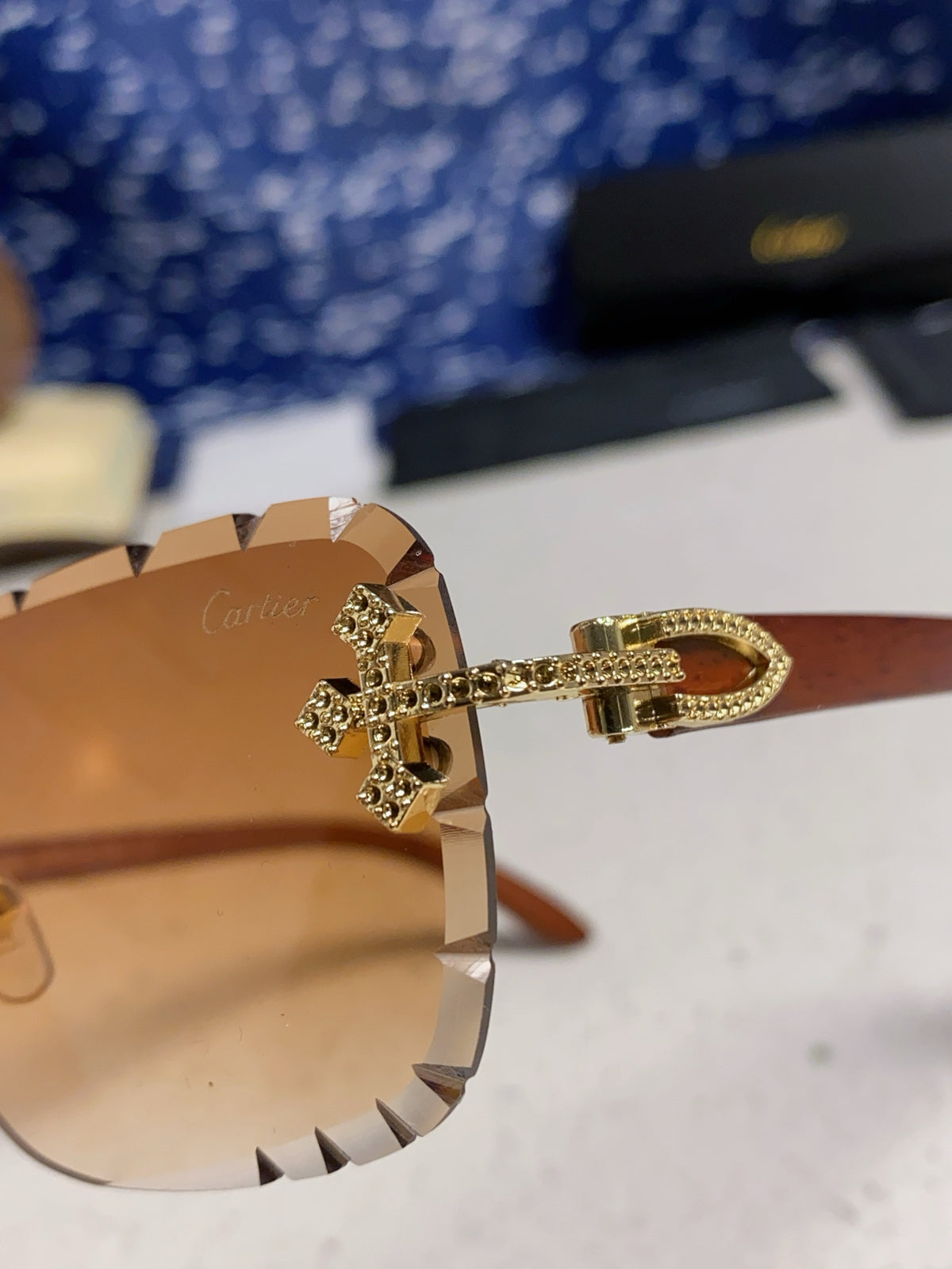 Cartier Lightweight Rimless Brown Lens Sunglasses for Men & Women - 415893 - detail image 7