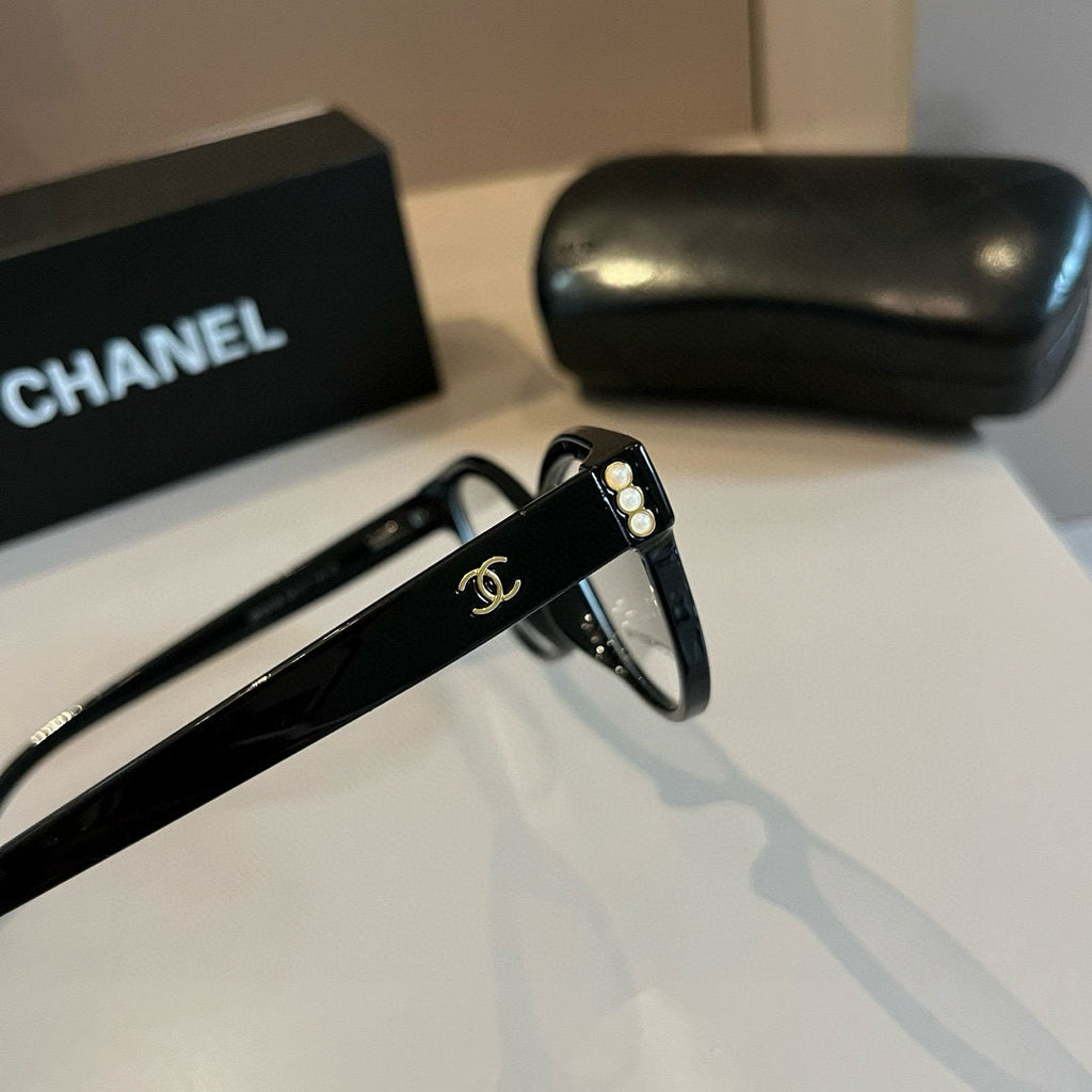 Chanel Cat-Eye Silver Lens Sunglasses for Men & Women - 382201 - detail image 2