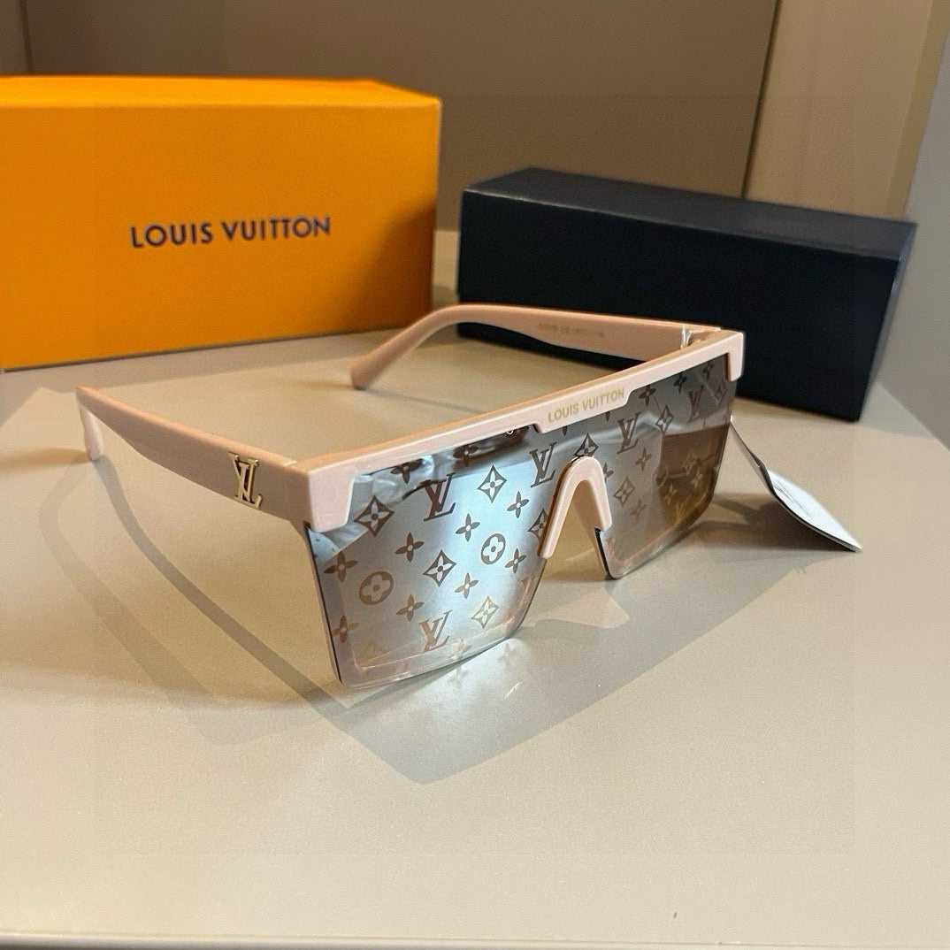 Louis Vuitton Fashion Gold Lens Sunglasses for Men - 381928