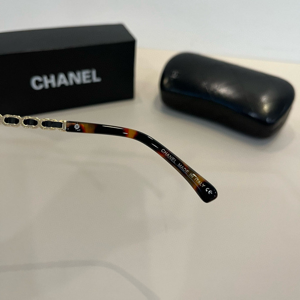 Chanel Oversized Silver Lens Sunglasses for Men & Women - 382186 - detail image 9