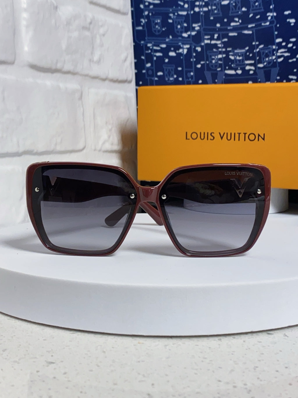 Louis Vuitton Fashion Gray Lens Sunglasses for Women - detail image 2
