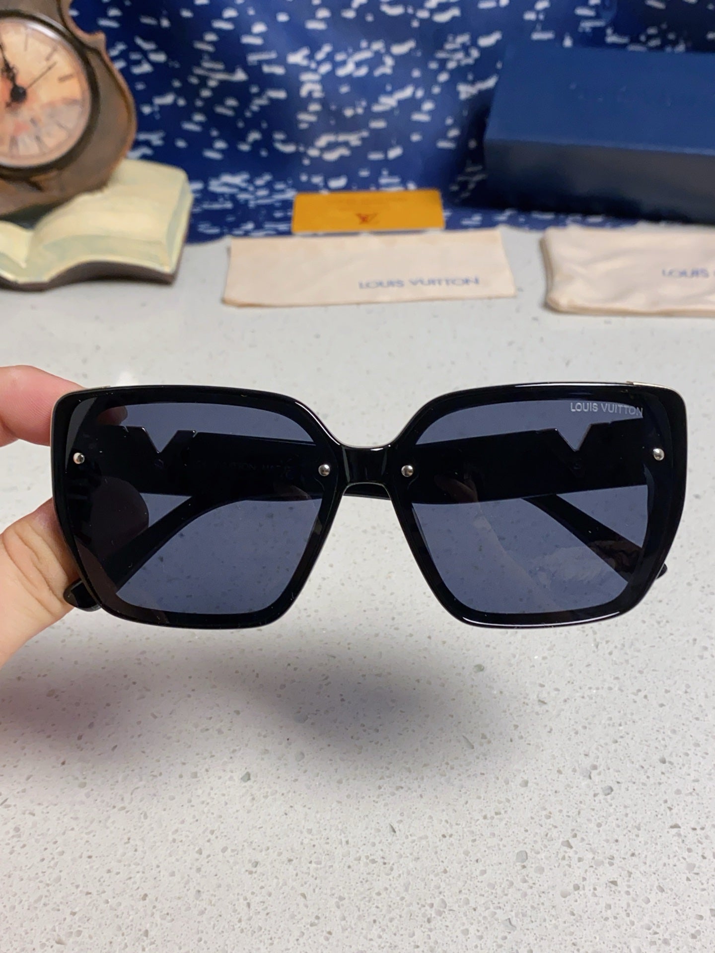 Louis Vuitton Fashion Blue Lens Sunglasses for Women - 486218 - detail image 4