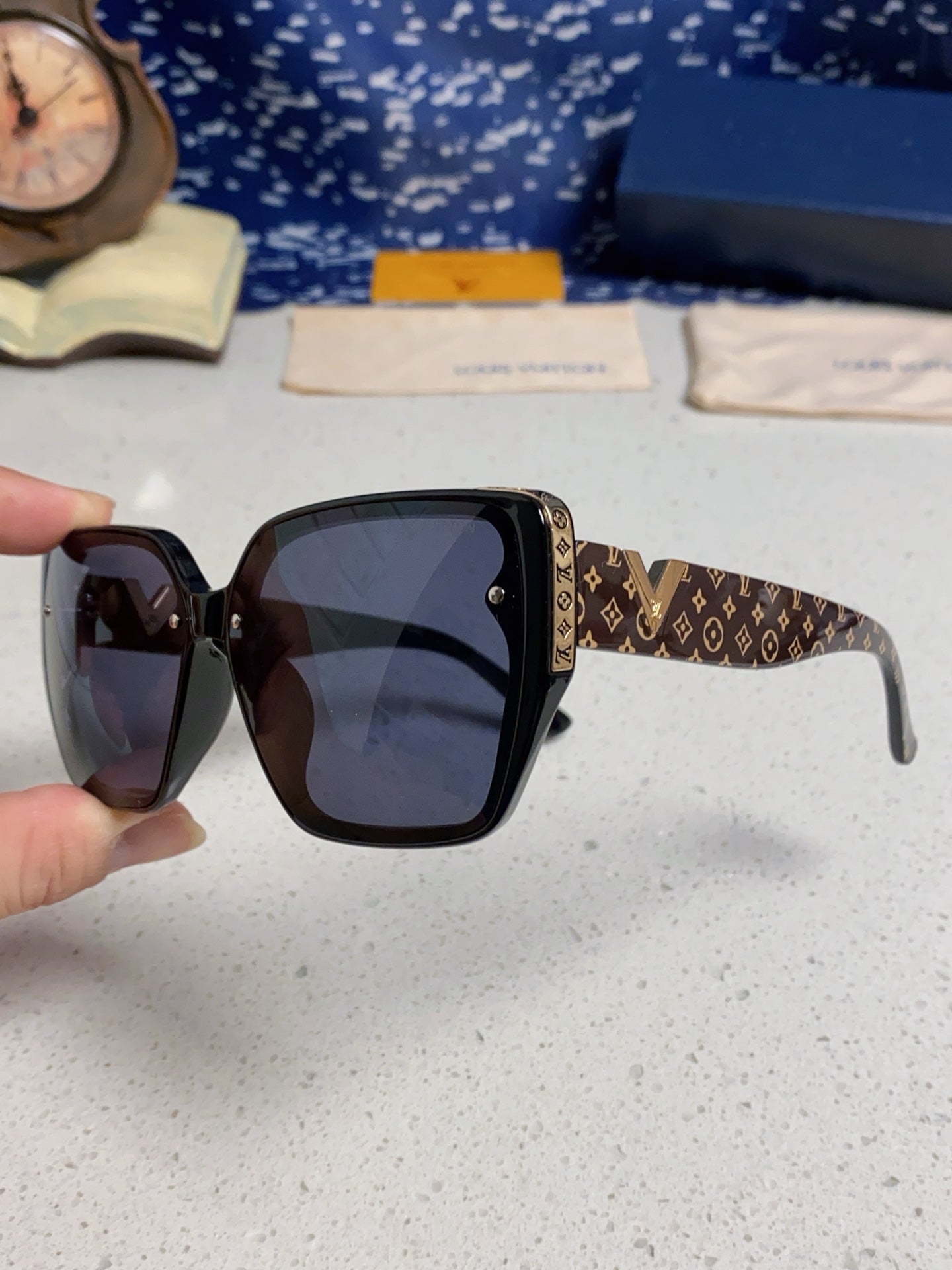 Louis Vuitton Fashion Blue Lens Sunglasses for Women - detail image 6