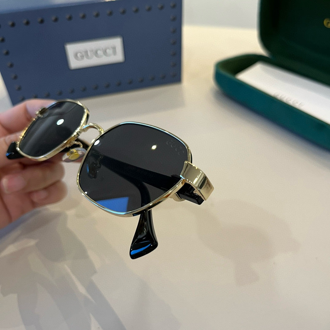 Gucci Oversized Silver Lens Sunglasses for Women - 382068 - detail image 6