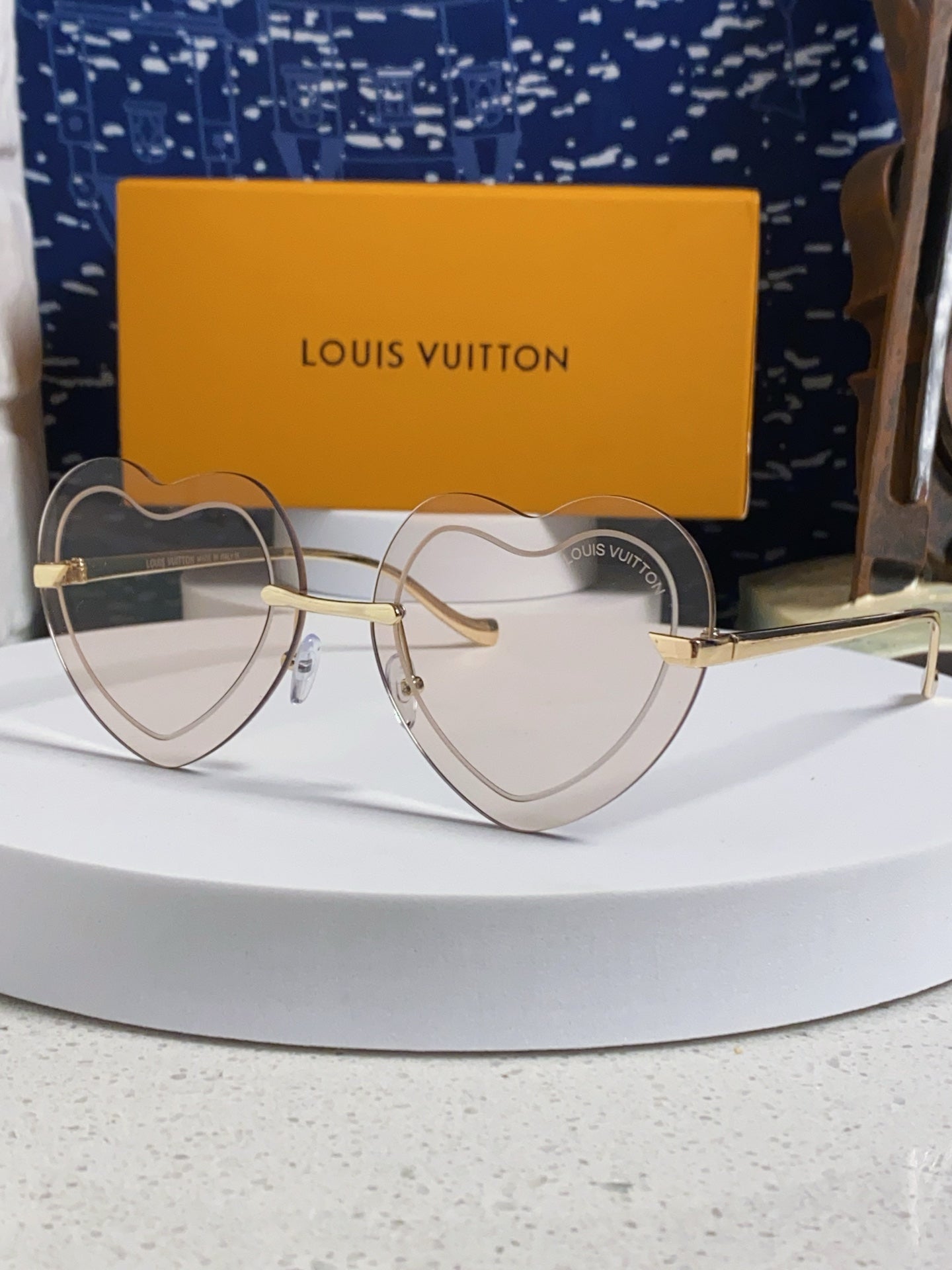 Louis Vuitton Lightweight Rimless Silver Lens Sunglasses for Women - 933758