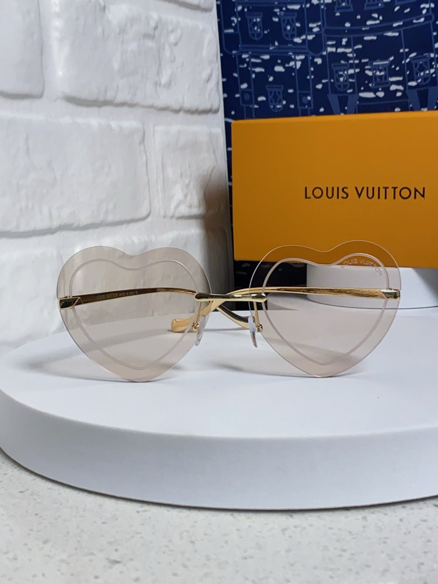 Louis Vuitton Lightweight Rimless Silver Lens Sunglasses for Women - 933758 - detail image 2