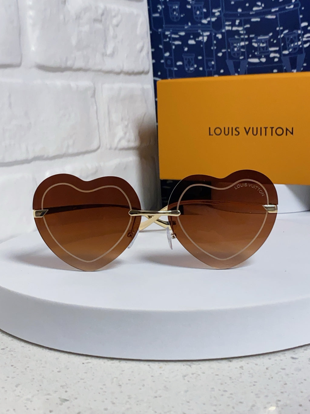 Louis Vuitton Lightweight Rimless Brown Lens Sunglasses for Women - 933761 - detail image 2