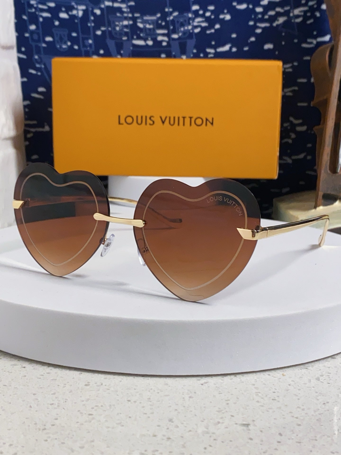 Louis Vuitton Lightweight Rimless Brown Lens Sunglasses for Women - 933761