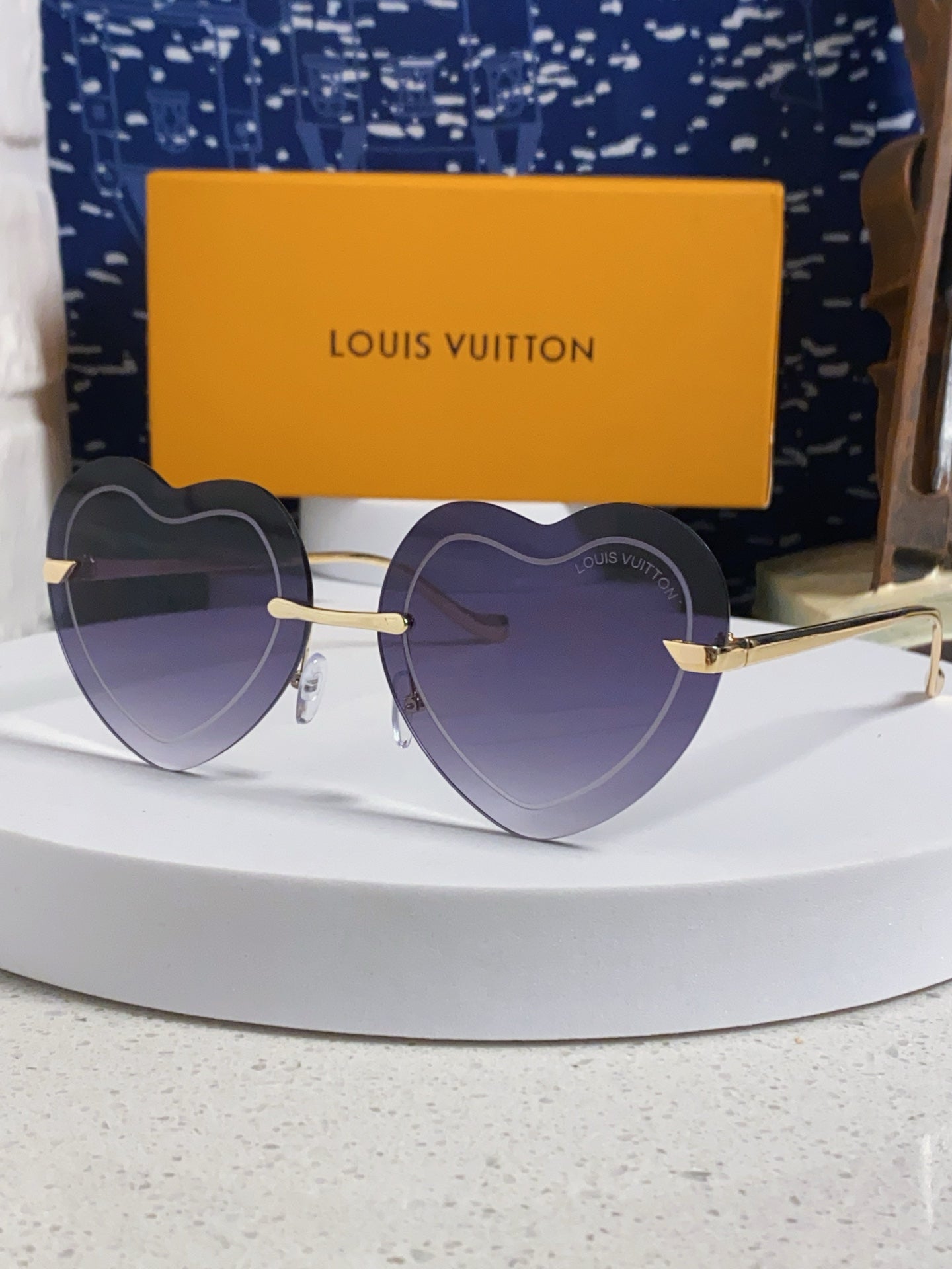 Louis Vuitton Lightweight Rimless Blue Lens Sunglasses for Women - 933762