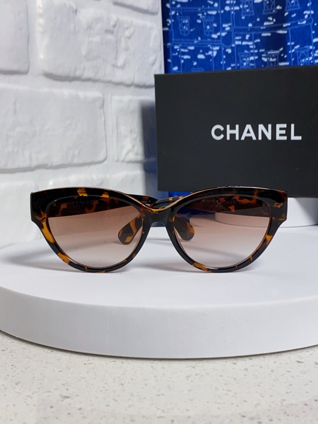 Chanel Cat-Eye Red Lens Sunglasses for Men & Women - 371683 - detail image 2