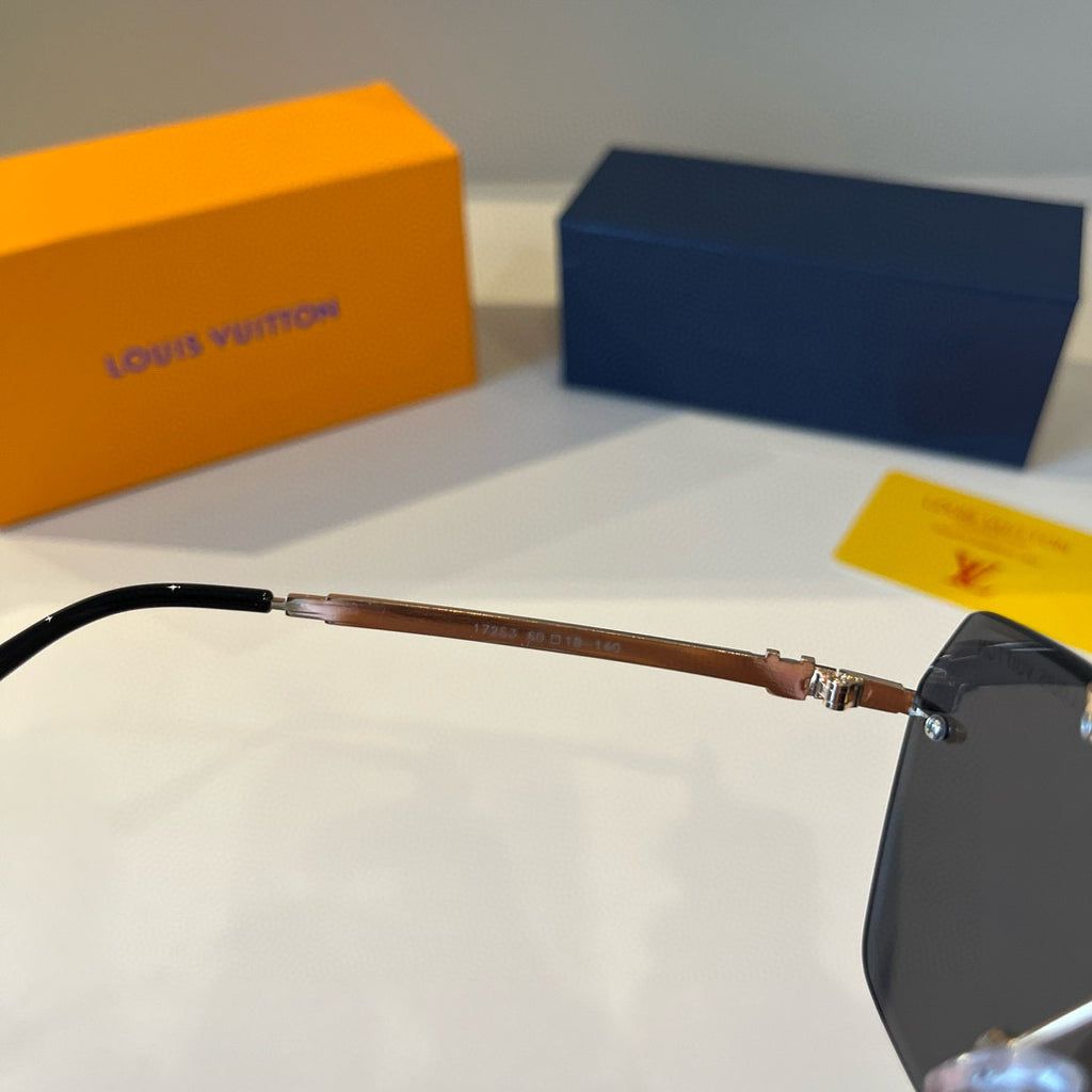 Louis Vuitton Fashion Gray Lens Sunglasses for Men & Women - 933782 - detail image 11