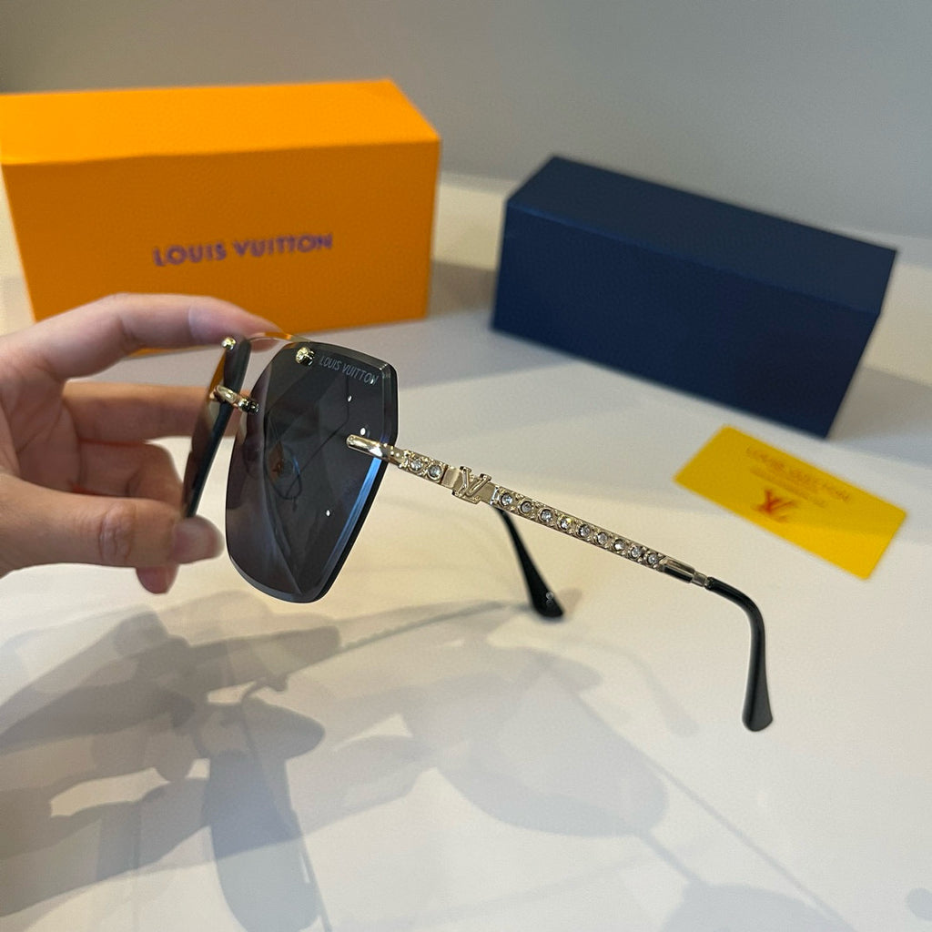 Louis Vuitton Fashion Gray Lens Sunglasses for Men & Women - 933782 - detail image 4