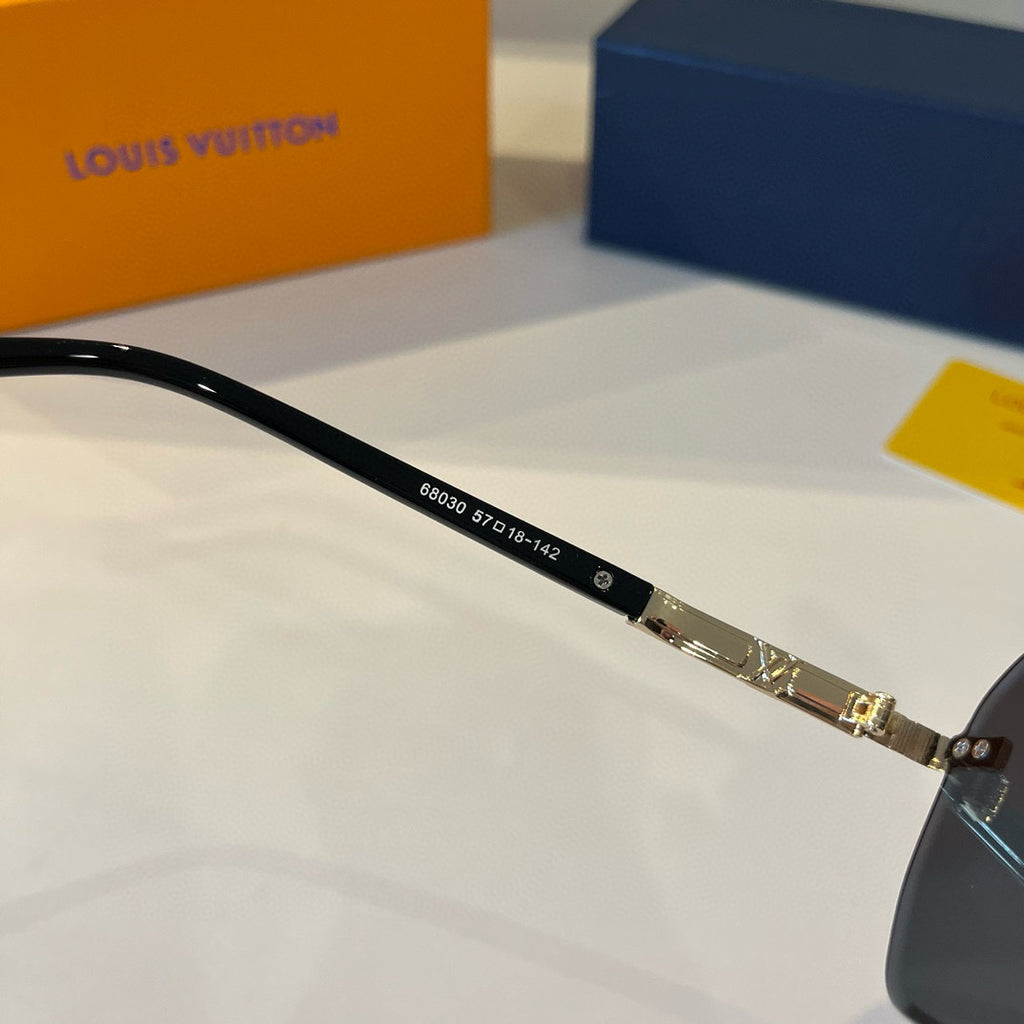 Louis Vuitton Fashion Gray Lens Sunglasses for Women - 933783 - detail image 10
