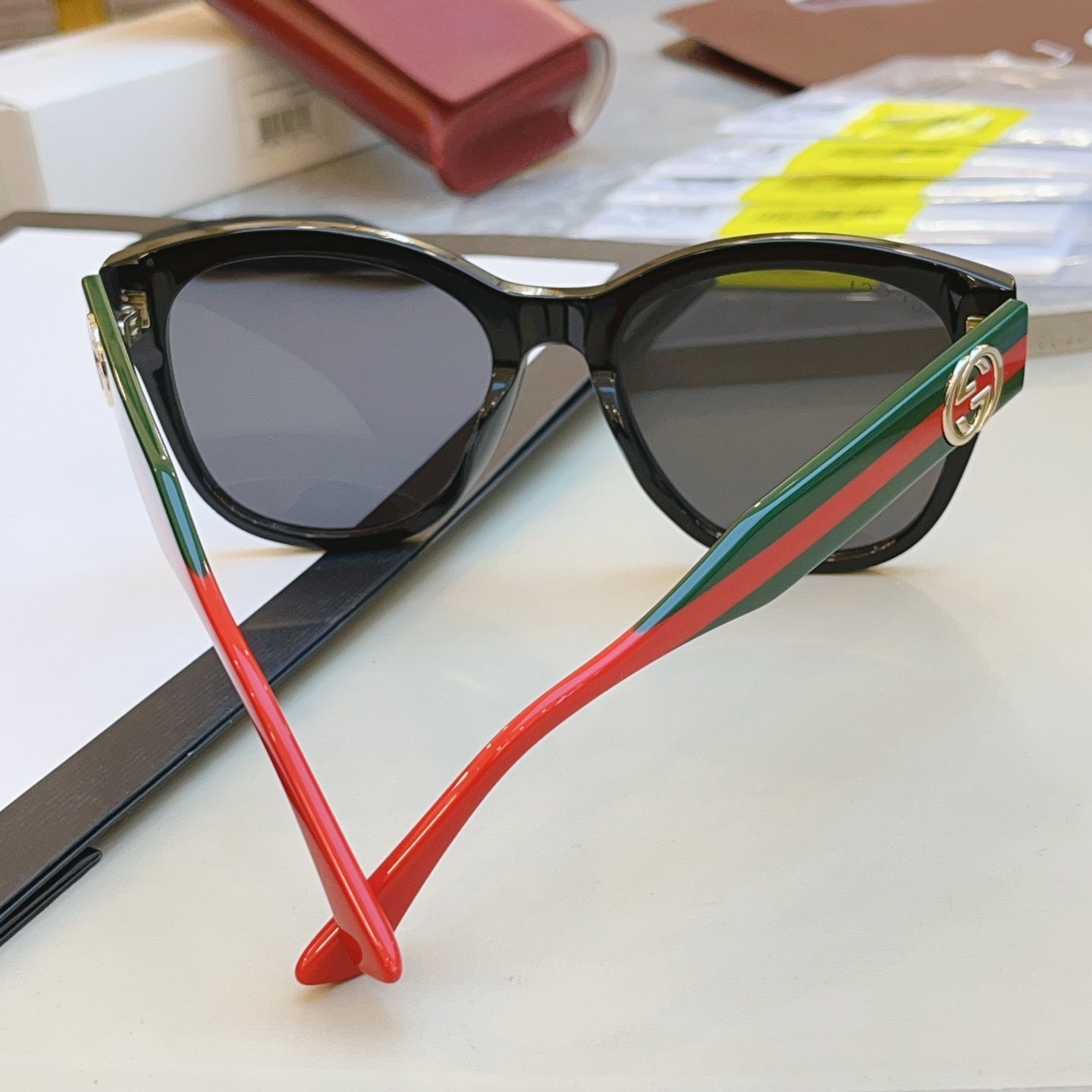 Gucci GG1866SK Fashion Gray Lens Sunglasses for Men & Women - detail image 6