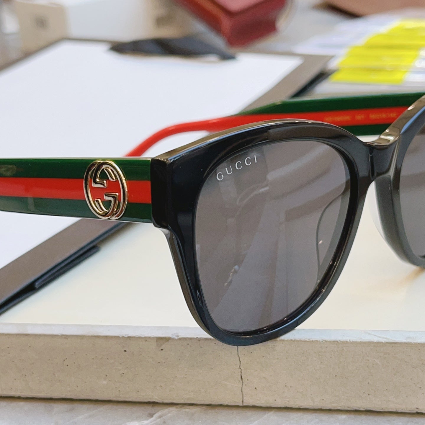Gucci GG1866SK Fashion Gray Lens Sunglasses for Men & Women - detail image 7