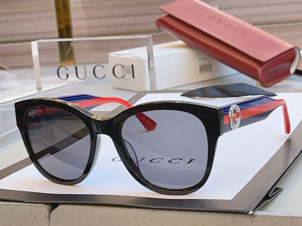 Gucci GG1866SK Fashion Gray Lens Sunglasses for Men & Women - detail image 2