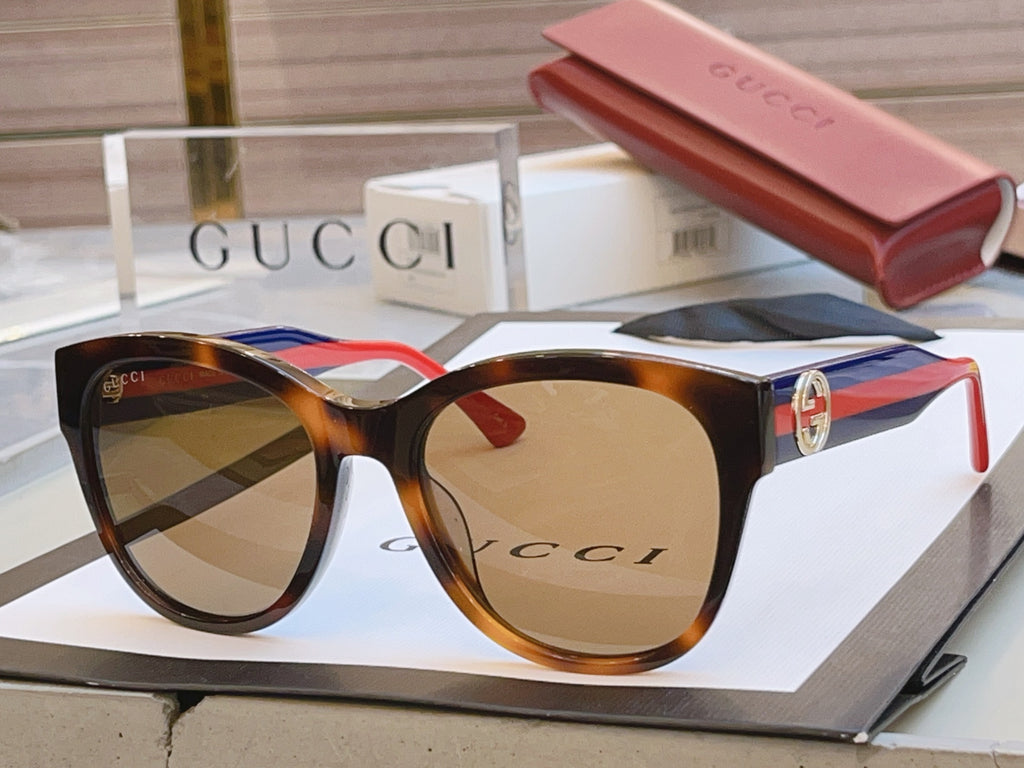Gucci GG1866SK Fashion Gray Lens Sunglasses for Men & Women - detail image 5
