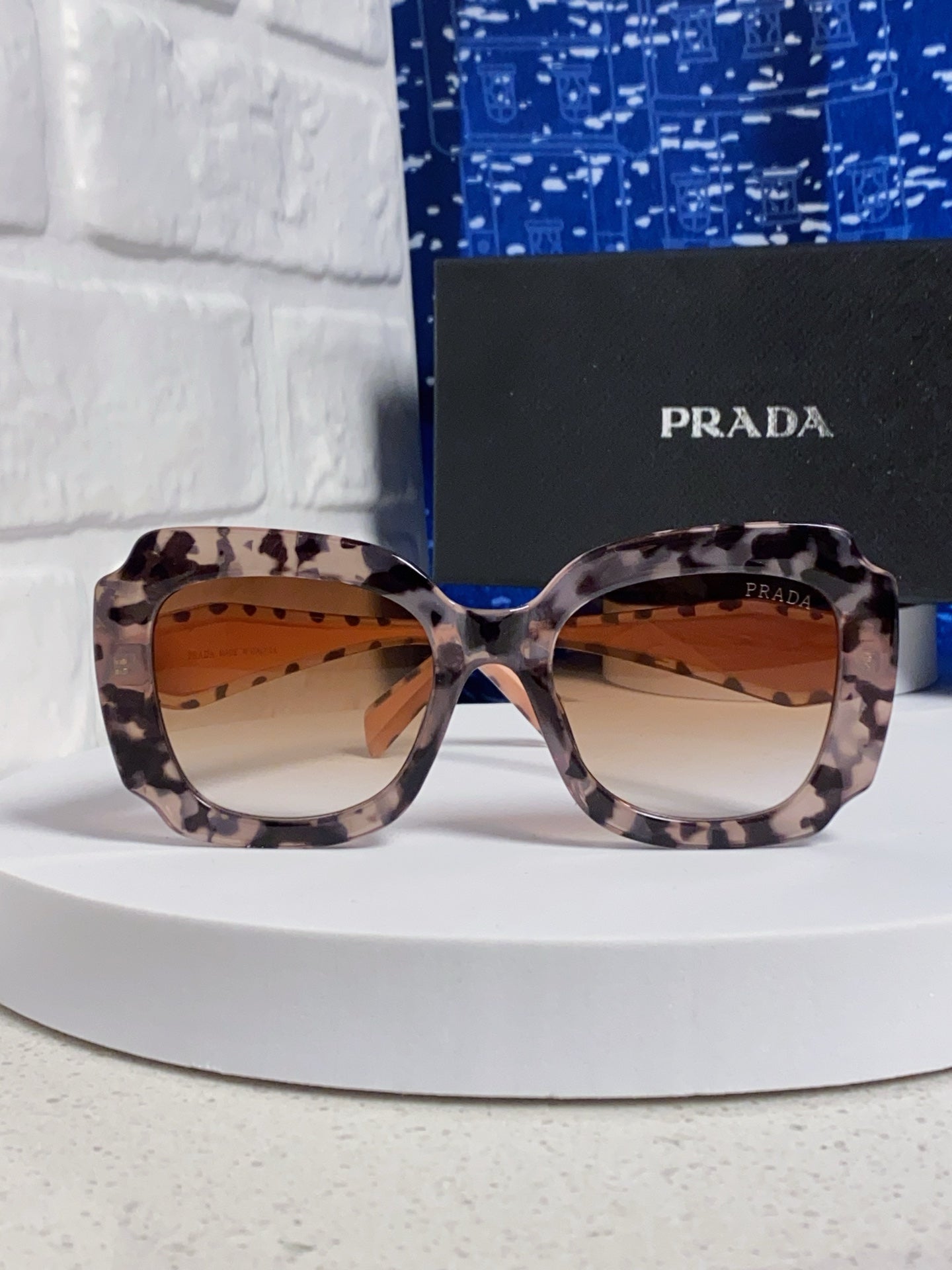 Prada 16YSF Acetate Fashion Gold Lens Sunglasses for Men & Women - 415674 - detail image 2