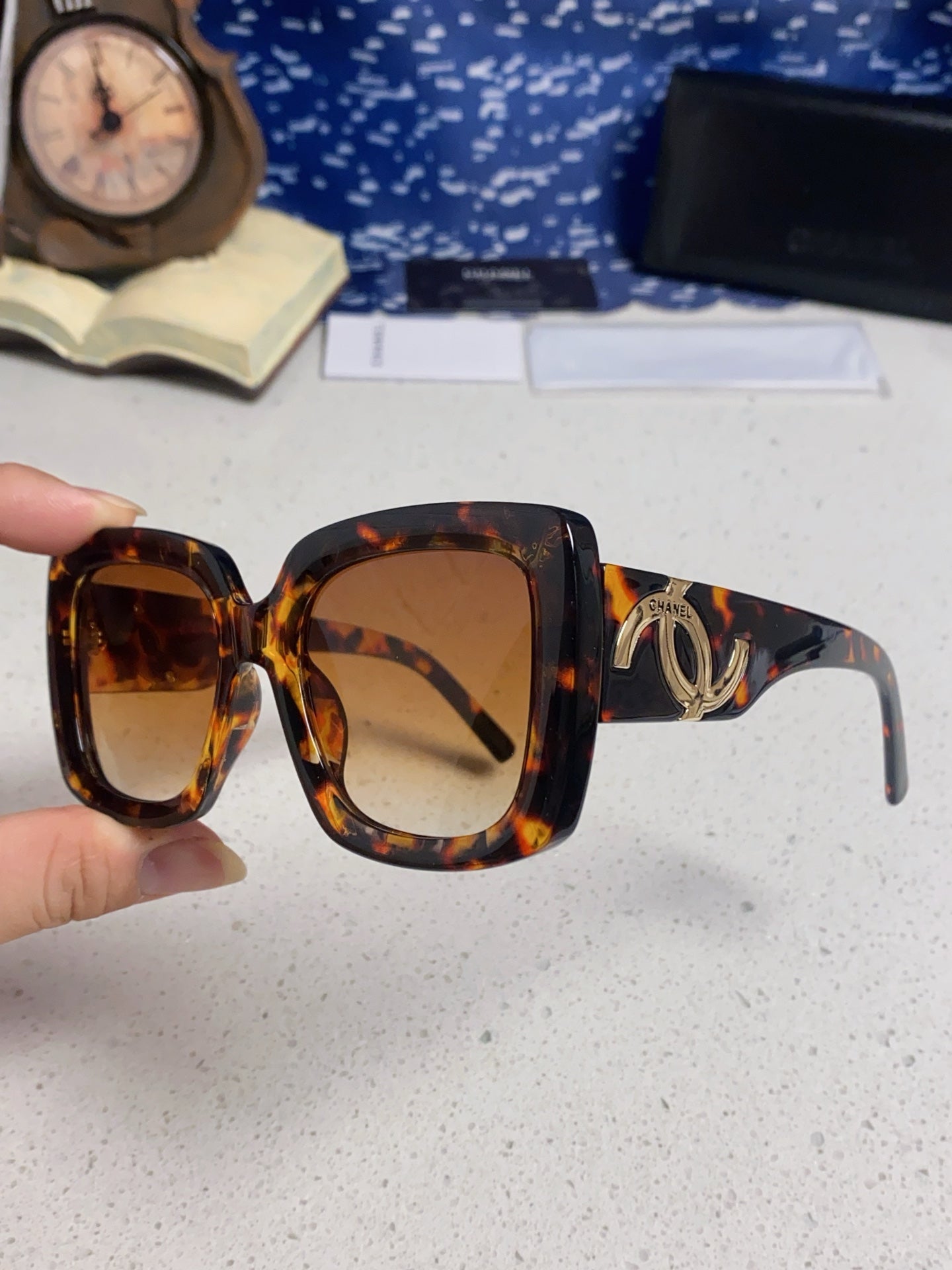 Chanel Square Gold Lens Sunglasses for Men & Women - 415290 - detail image 6