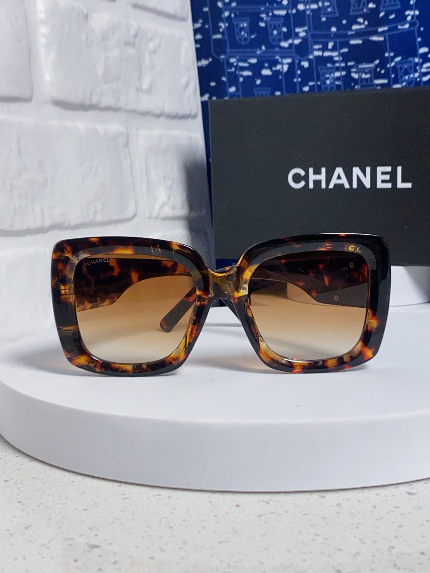 Chanel Square Gold Lens Sunglasses for Men & Women - 415290 - detail image 2