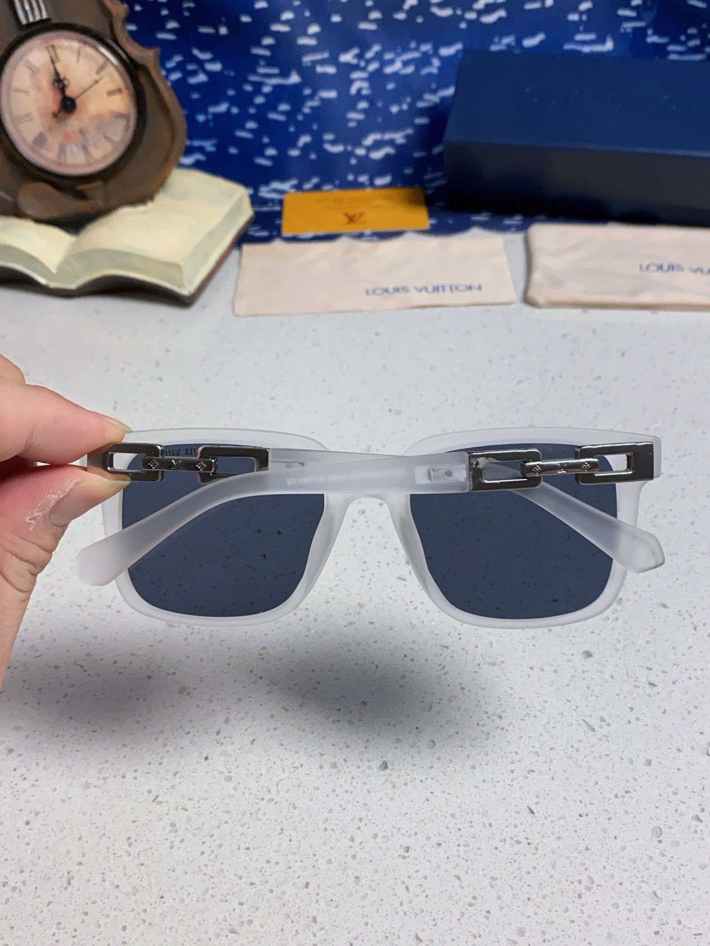 Louis Vuitton Square Blue Lens Sunglasses for Men & Women - 448540 - detail image 5