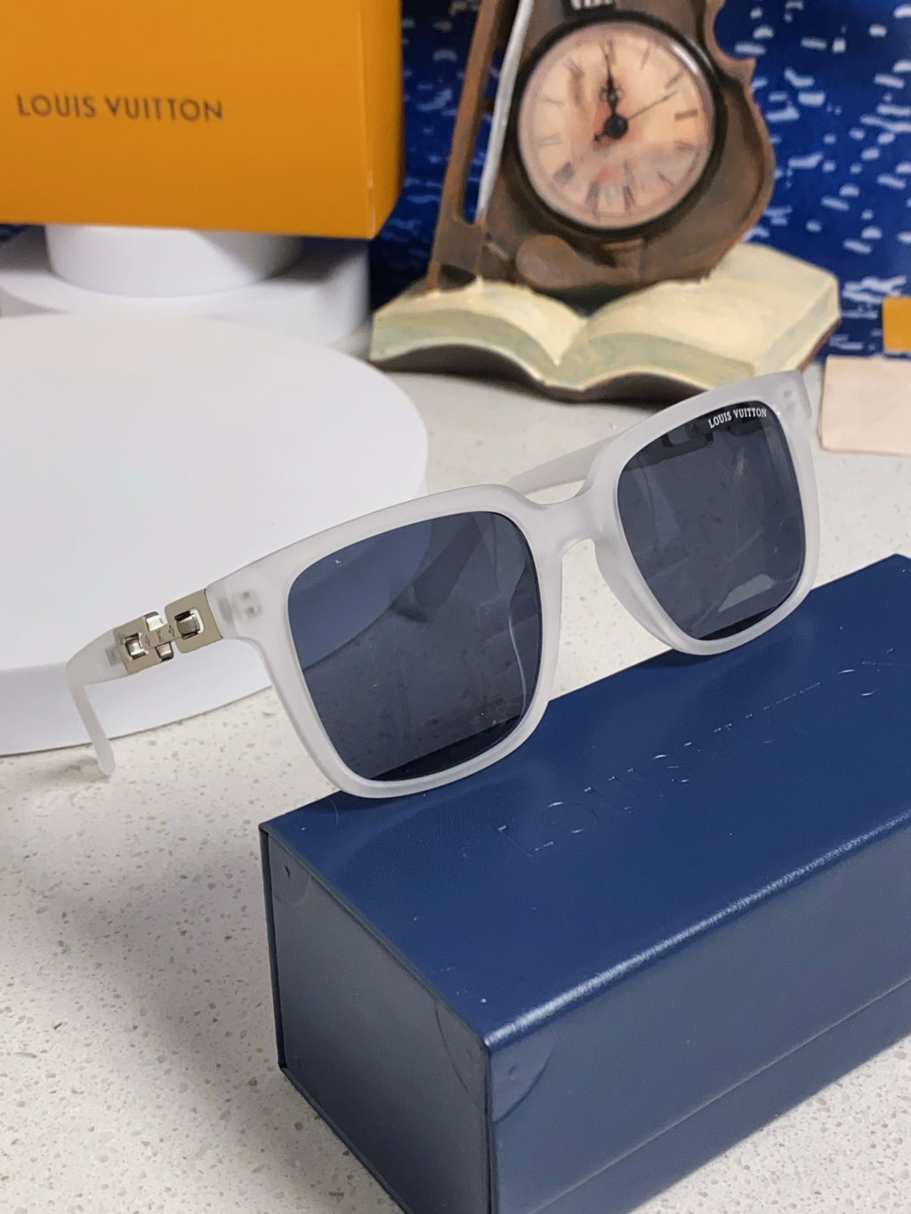 Louis Vuitton Square Blue Lens Sunglasses for Men & Women - 448540 - detail image 10