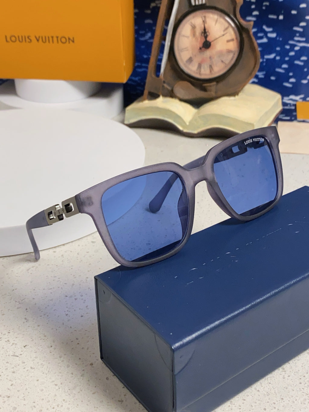 Louis Vuitton Square Blue Lens Sunglasses for Men & Women - 448541 - detail image 10