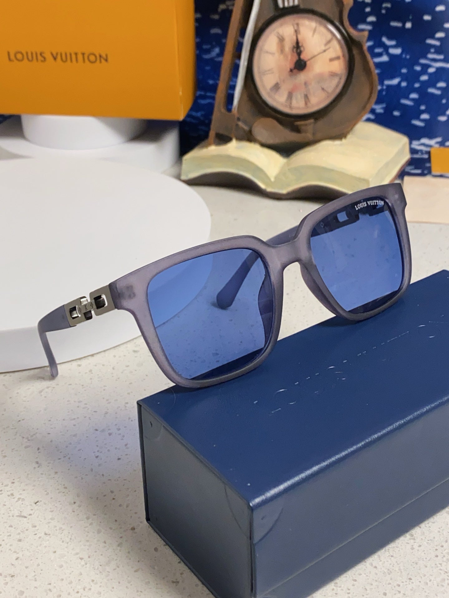 Louis Vuitton Square Blue Lens Sunglasses for Men & Women - 448541 - detail image 10
