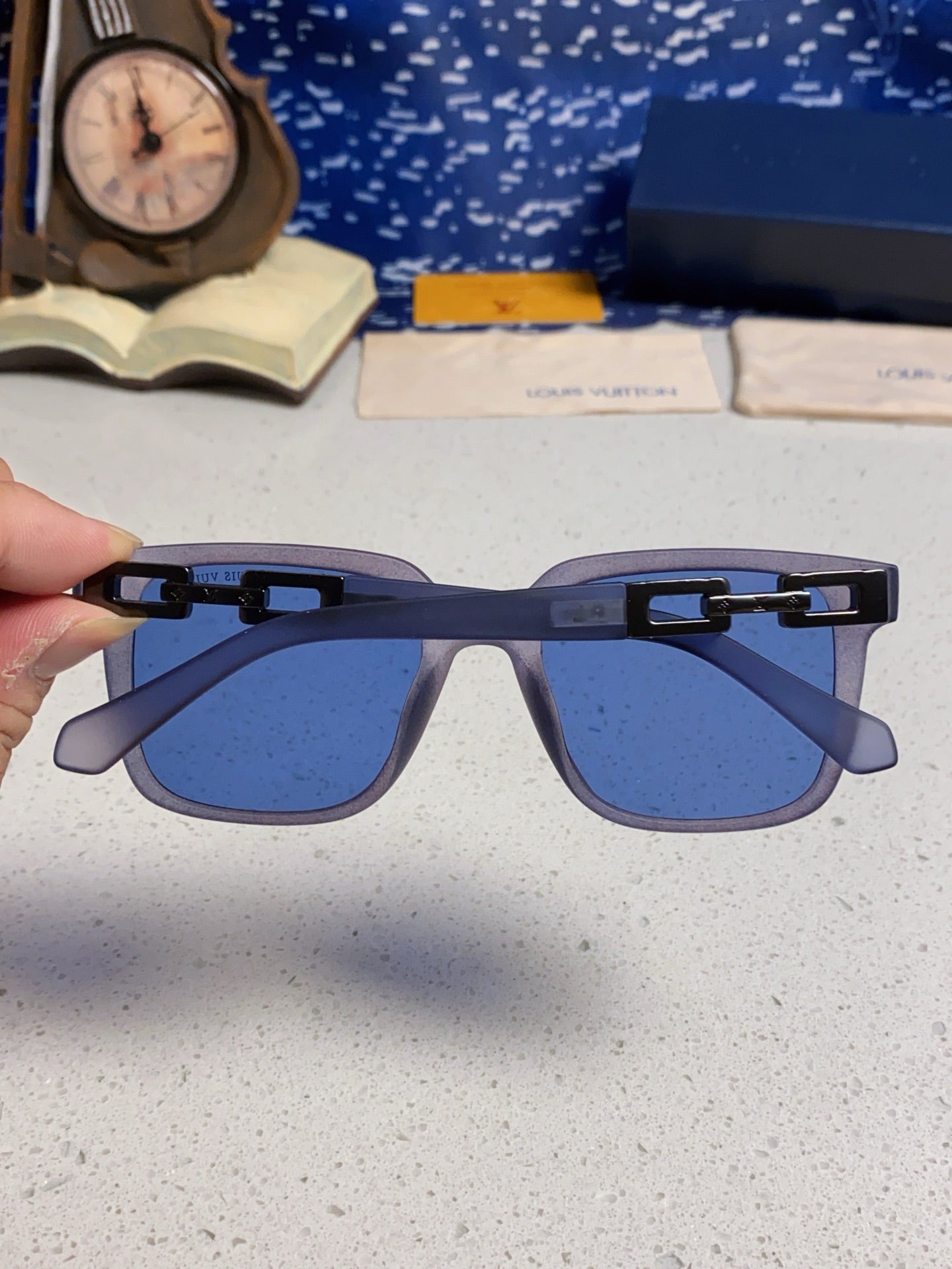 Louis Vuitton Square Blue Lens Sunglasses for Men & Women - 448541 - detail image 5