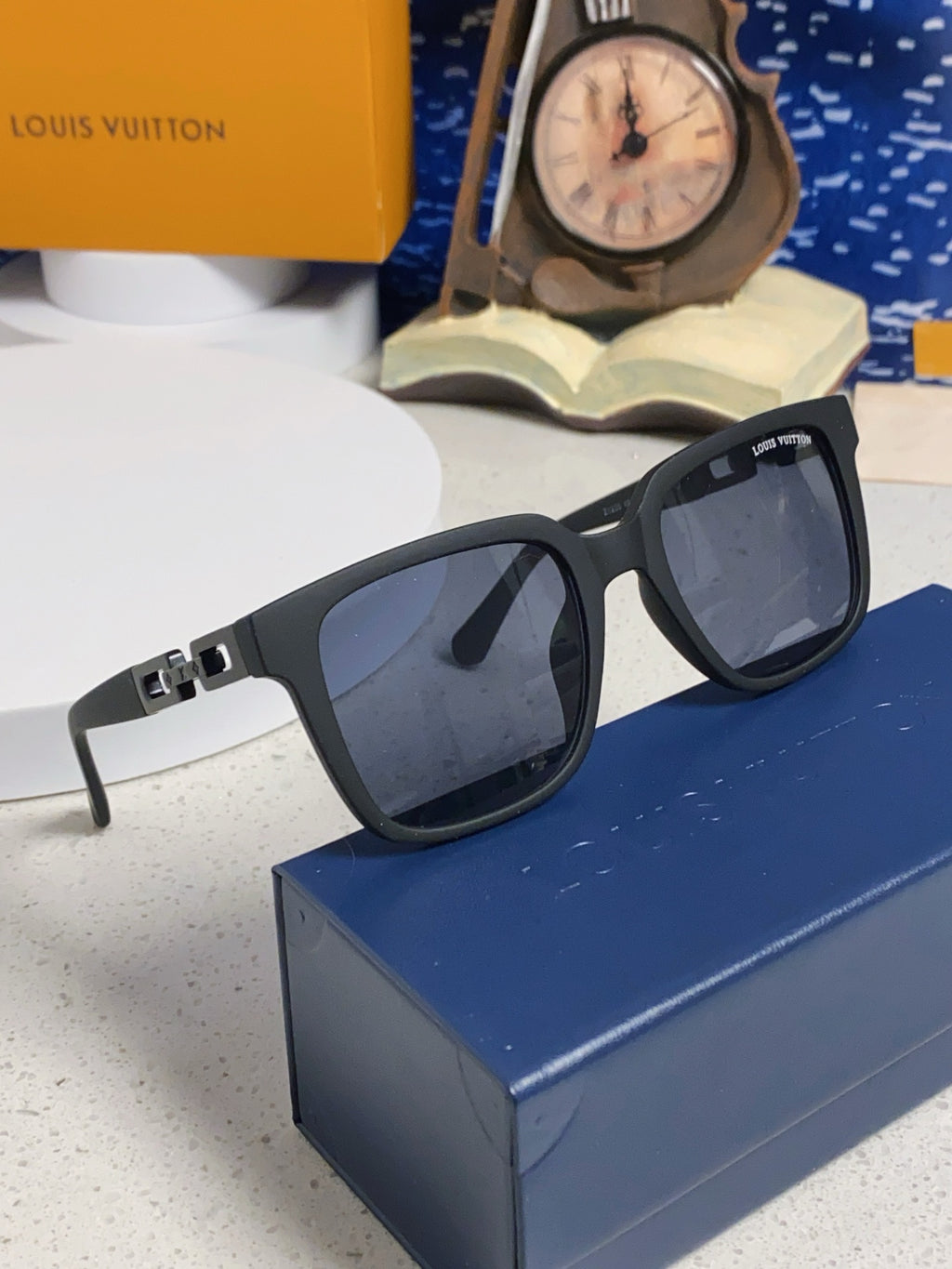 Louis Vuitton Square Blue Lens Sunglasses for Men & Women - 448542 - detail image 11
