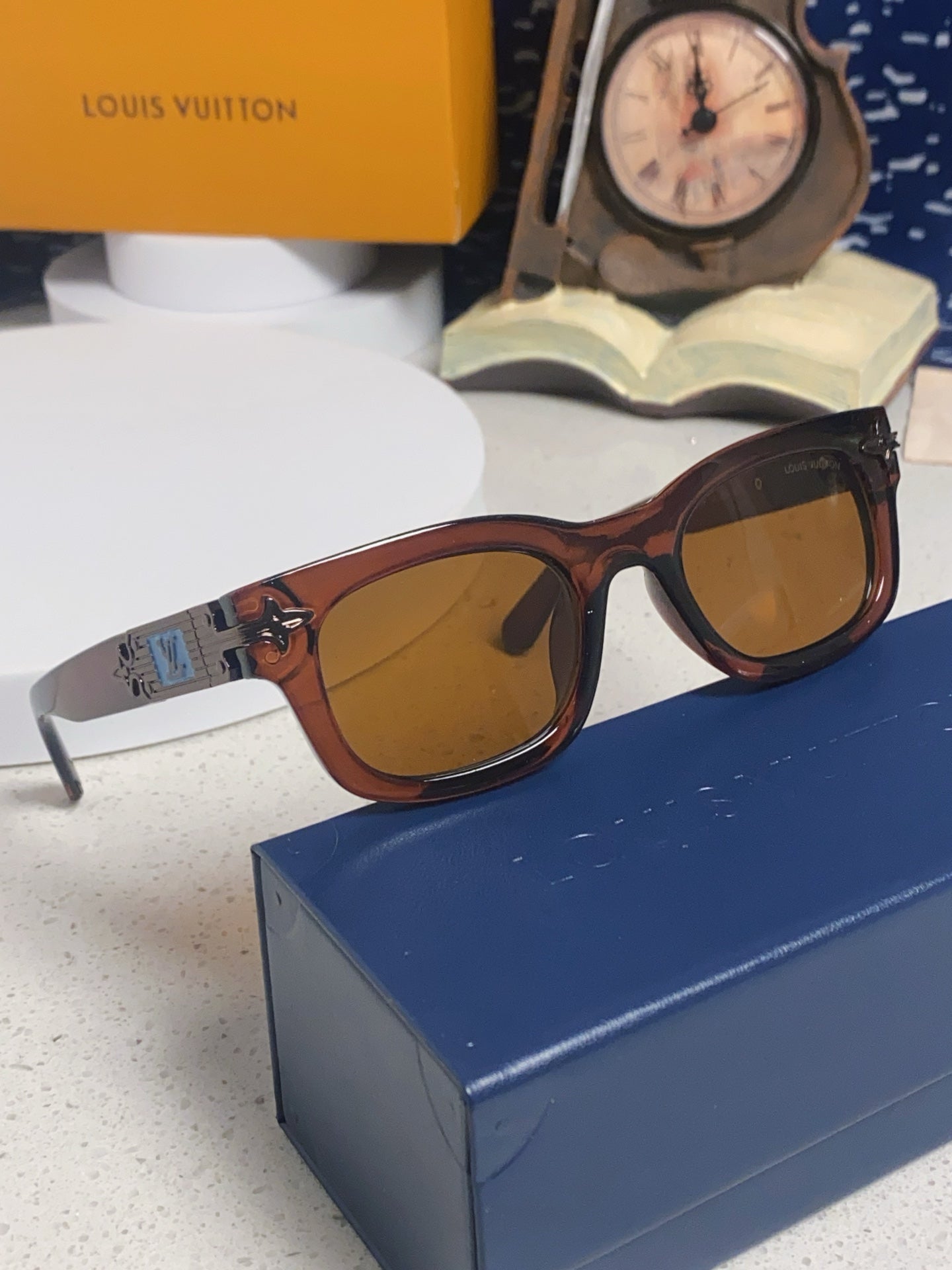 Louis Vuitton Square Brown Lens Sunglasses for Men & Women - 486221 - detail image 10