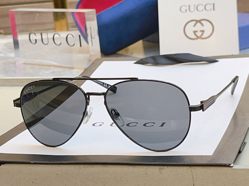 Gucci GG1874S Fashion Gray Lens Sunglasses for Men & Women - detail image 5