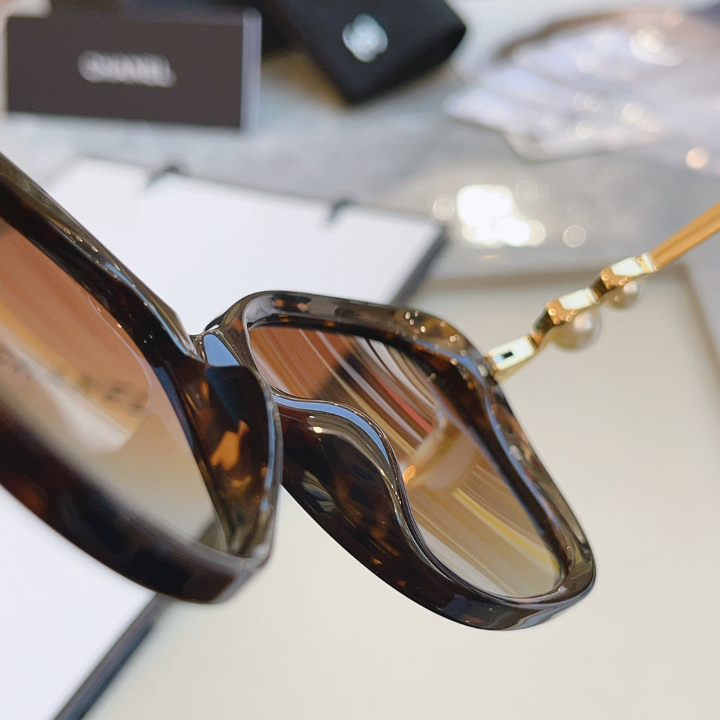 Chanel CH5339 Fashion Silver Lens Sunglasses for Men & Women - detail image 6