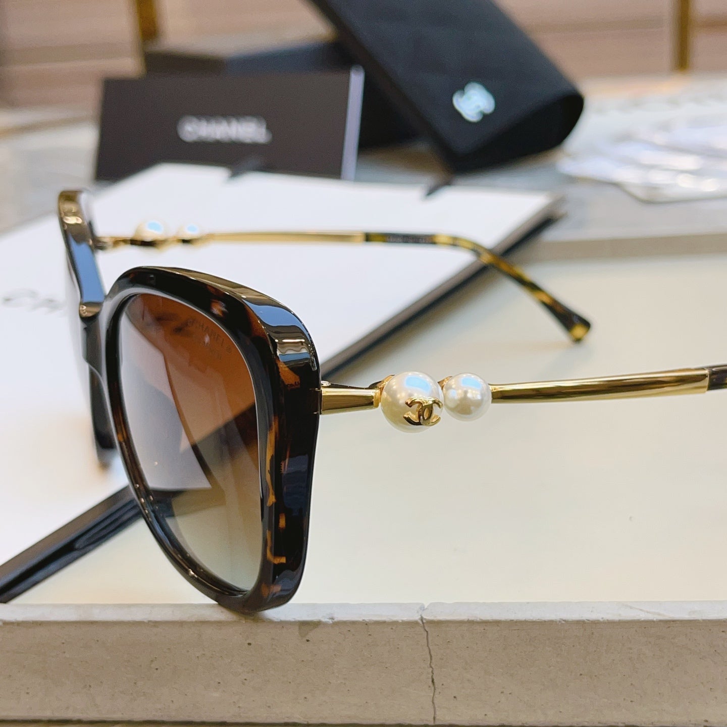 Chanel CH5339 Fashion Silver Lens Sunglasses for Men & Women - detail image 5
