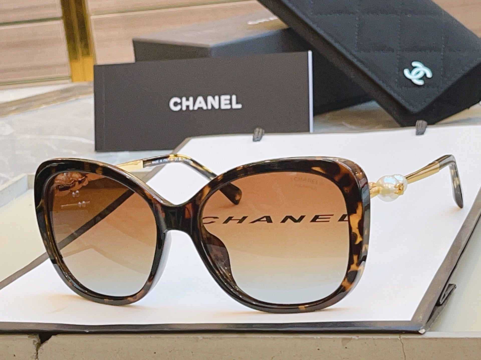 Chanel CH5339 Fashion Silver Lens Sunglasses for Men & Women - detail image 4