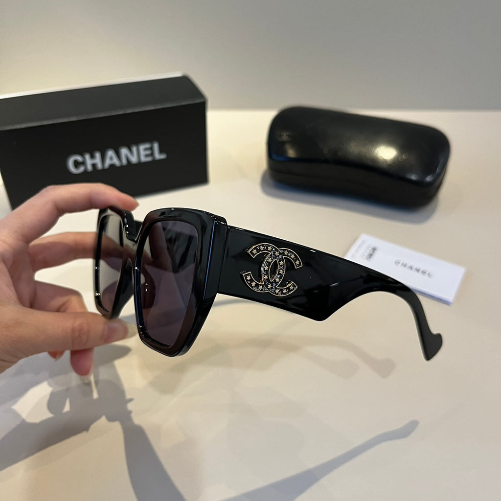 Chanel Fashion Black Lens Sunglasses for Men & Women - 493549 - detail image 4