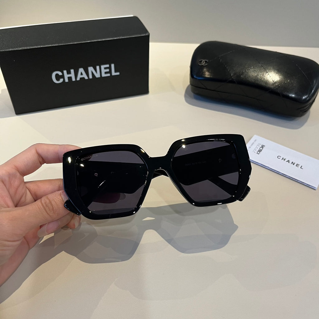 Chanel Fashion Black Lens Sunglasses for Men & Women - 371852 - detail image 9
